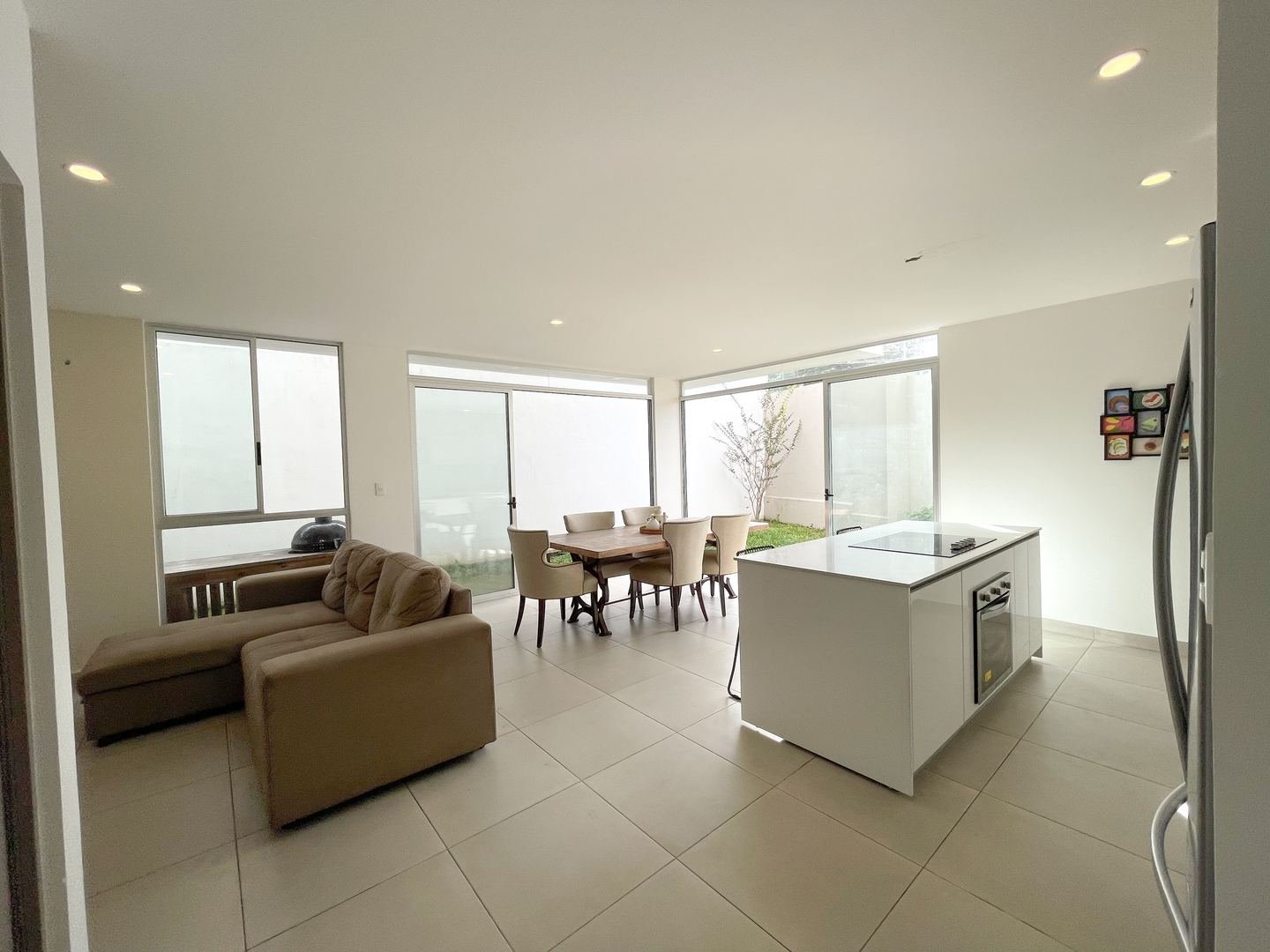 Home in Vistas de Santa Ana — photo 4