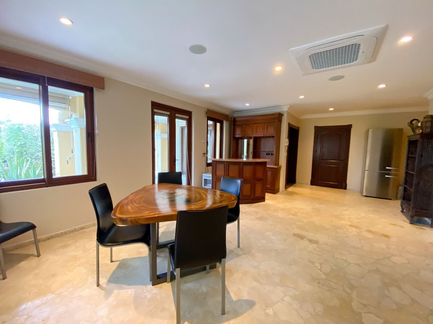 Home in Villa Real, Santa Ana — photo 15