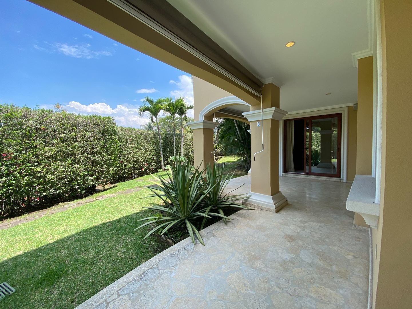 Home in Villa Real, Santa Ana — photo 18