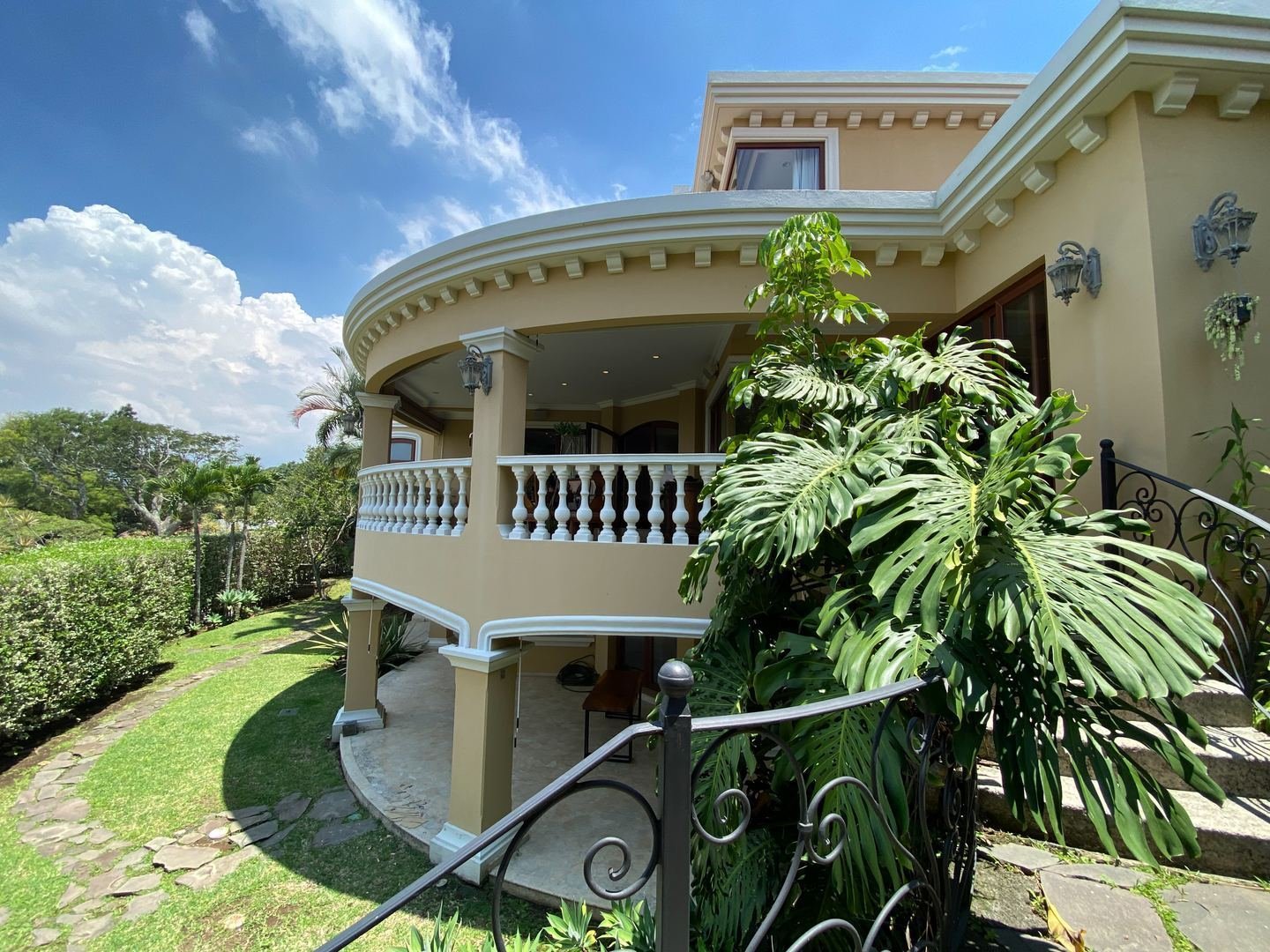 Home in Villa Real, Santa Ana — photo 25