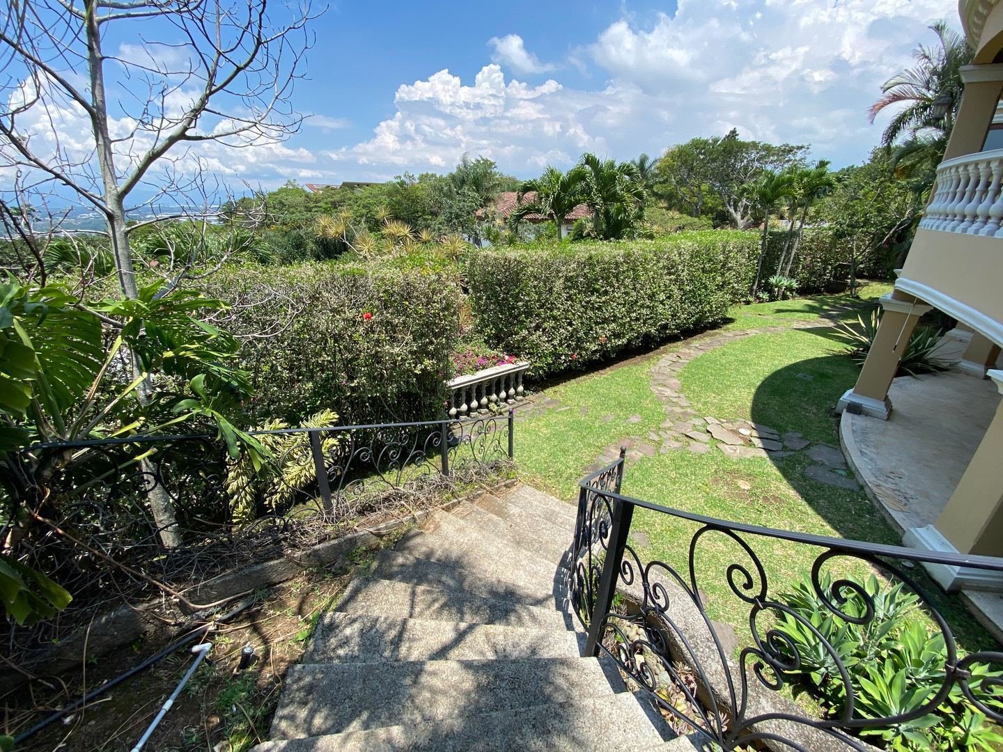 Home in Villa Real, Santa Ana — photo 26