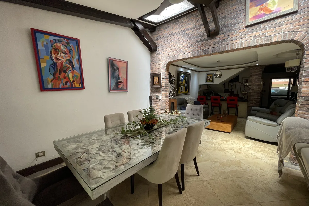Empyrean Estate — nuestro enfoque de asesoría inmobiliaria